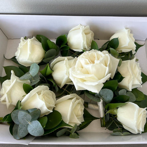 VC6: Guest Buttonholes and Corsages