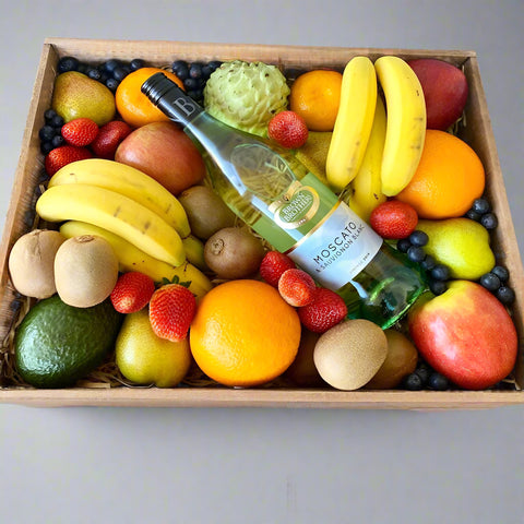 H16: Fruit and Wine Hamper