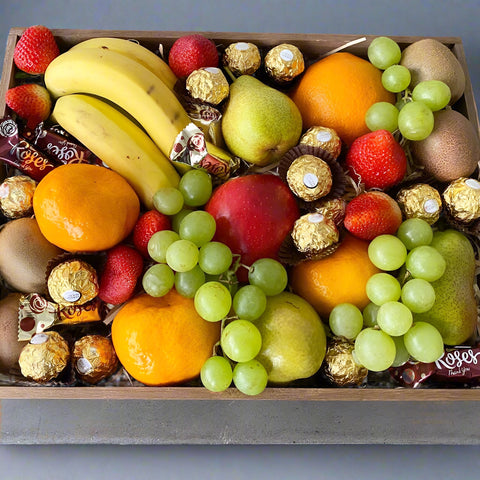 H12: Fruit & Chocolate Hamper